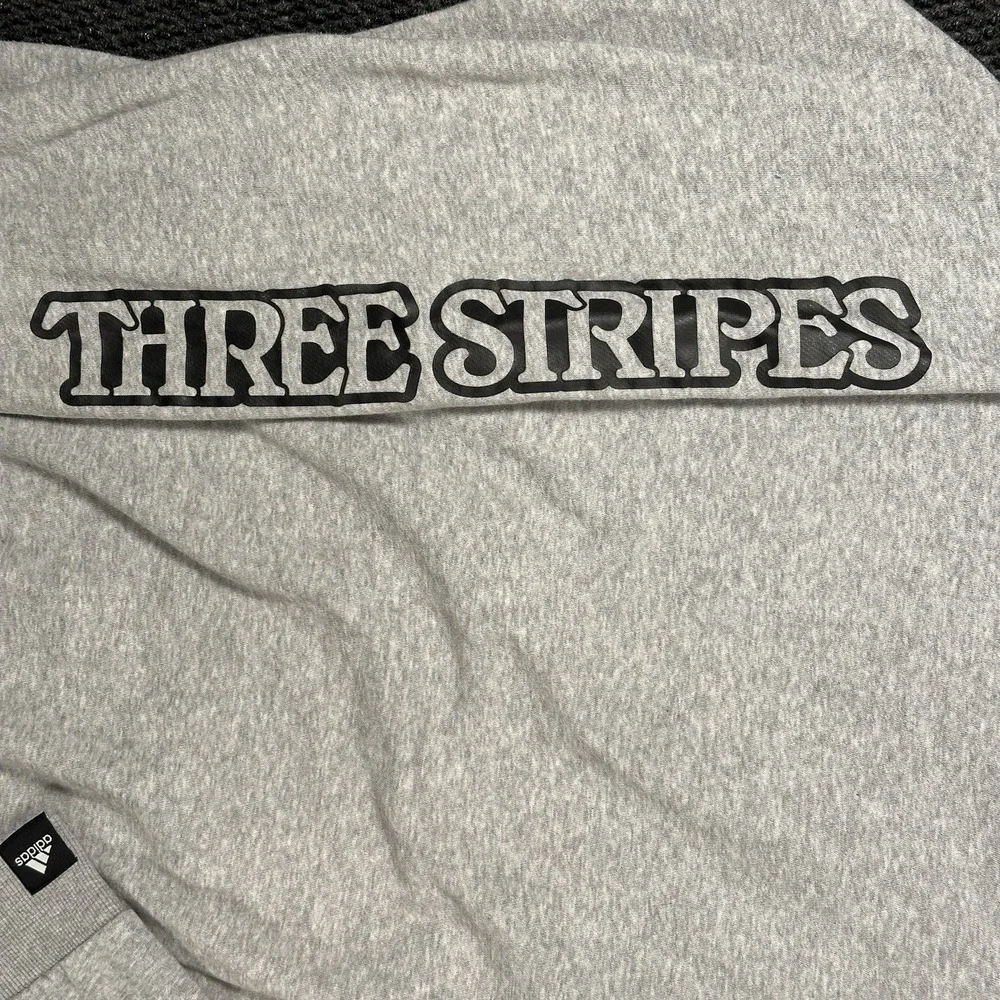 Adidas Three Stripes Sweatshirt Men's XL Gray Crewneck Sleeve Graphic Logo
